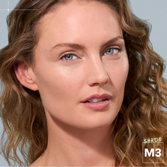 TWO bottles of CoverFX Power Play Foundation in shade M3 - Picture 3 of 10